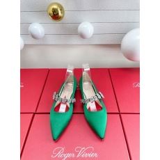 Roger Vivier flat shoes